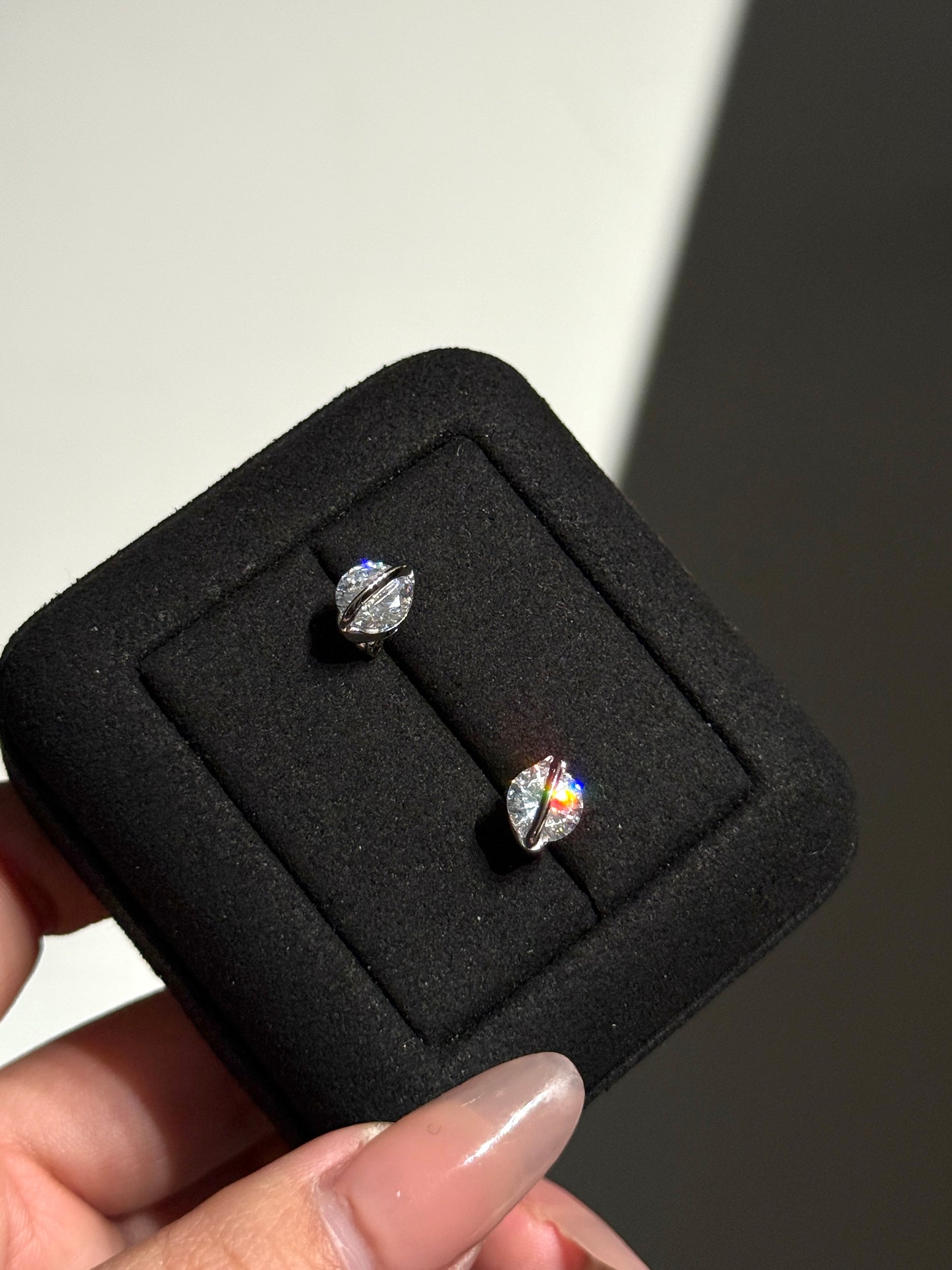 Round Diamond Studs