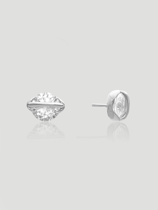 Round Diamond Studs