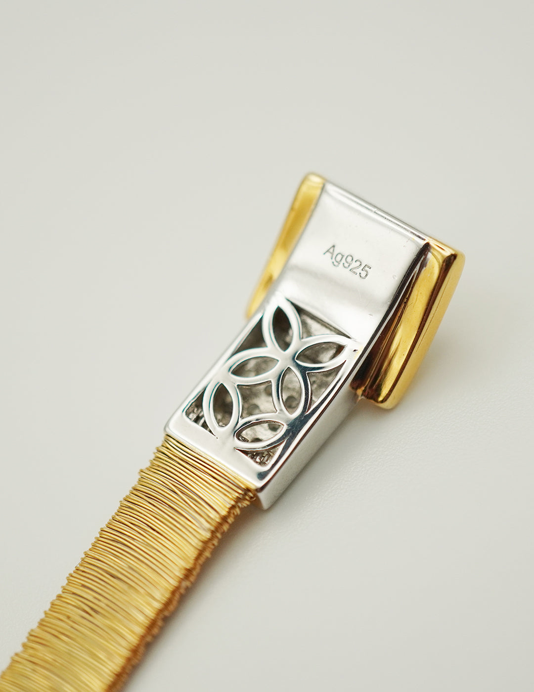 Exquisite Silver Thread Diamond Buckle Bracelet