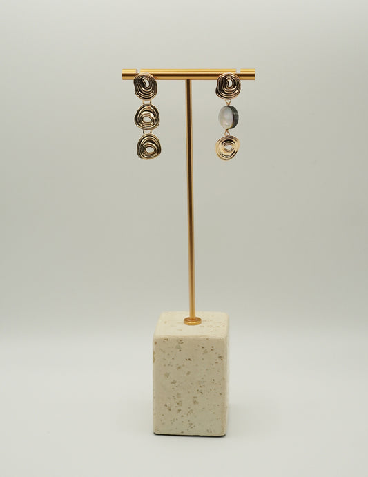 Gold asymmetrical earrings with shell drop – modern sculptural design by Twiggy Jewelry.