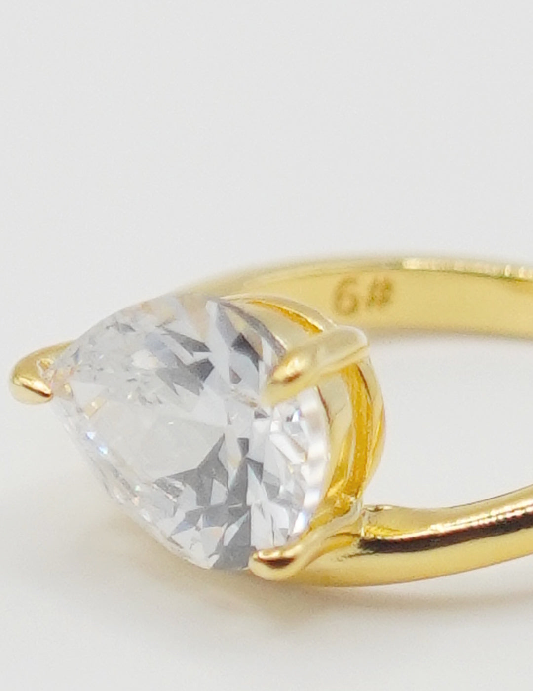 925 Silver Wavy Band Cubic Zirconia Ring, detail