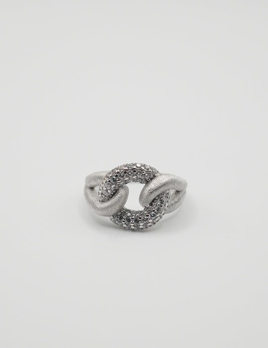 Chic Interlocked - Knot Silver Band with Diamonds
