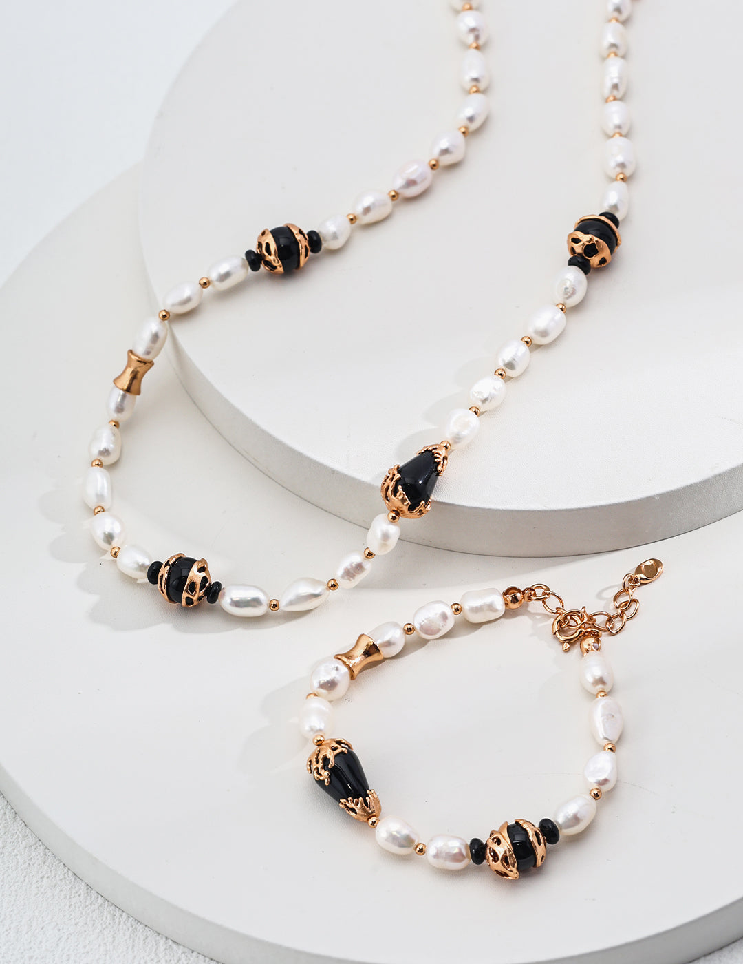 Elegant Black Onyx Pearl Necklace& Bracelet