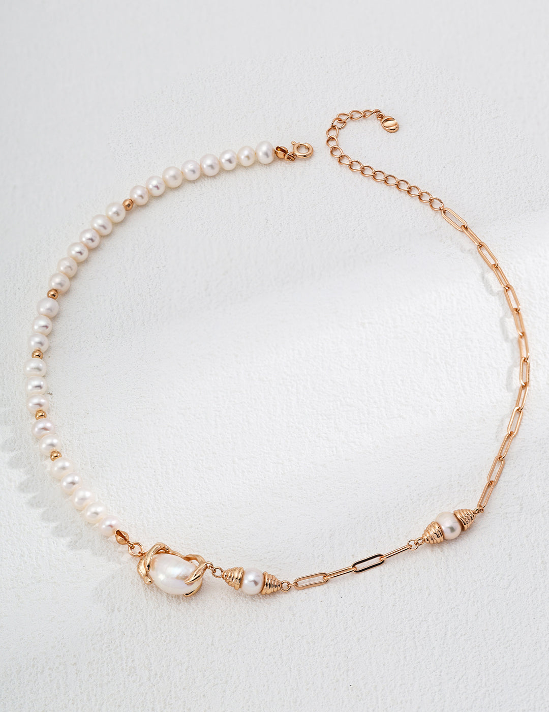 Timeless and Stylish Hybrid Pearl Choker