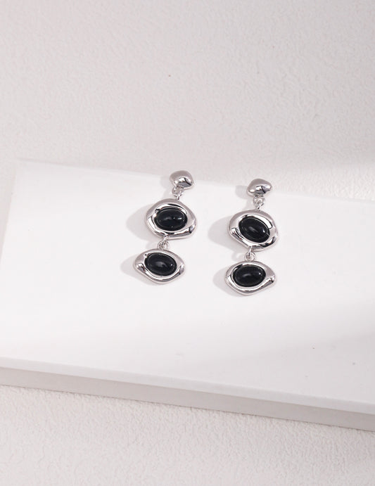 Chic Oval - Shaped Black Onyx Dangle Earrings in silver Tone