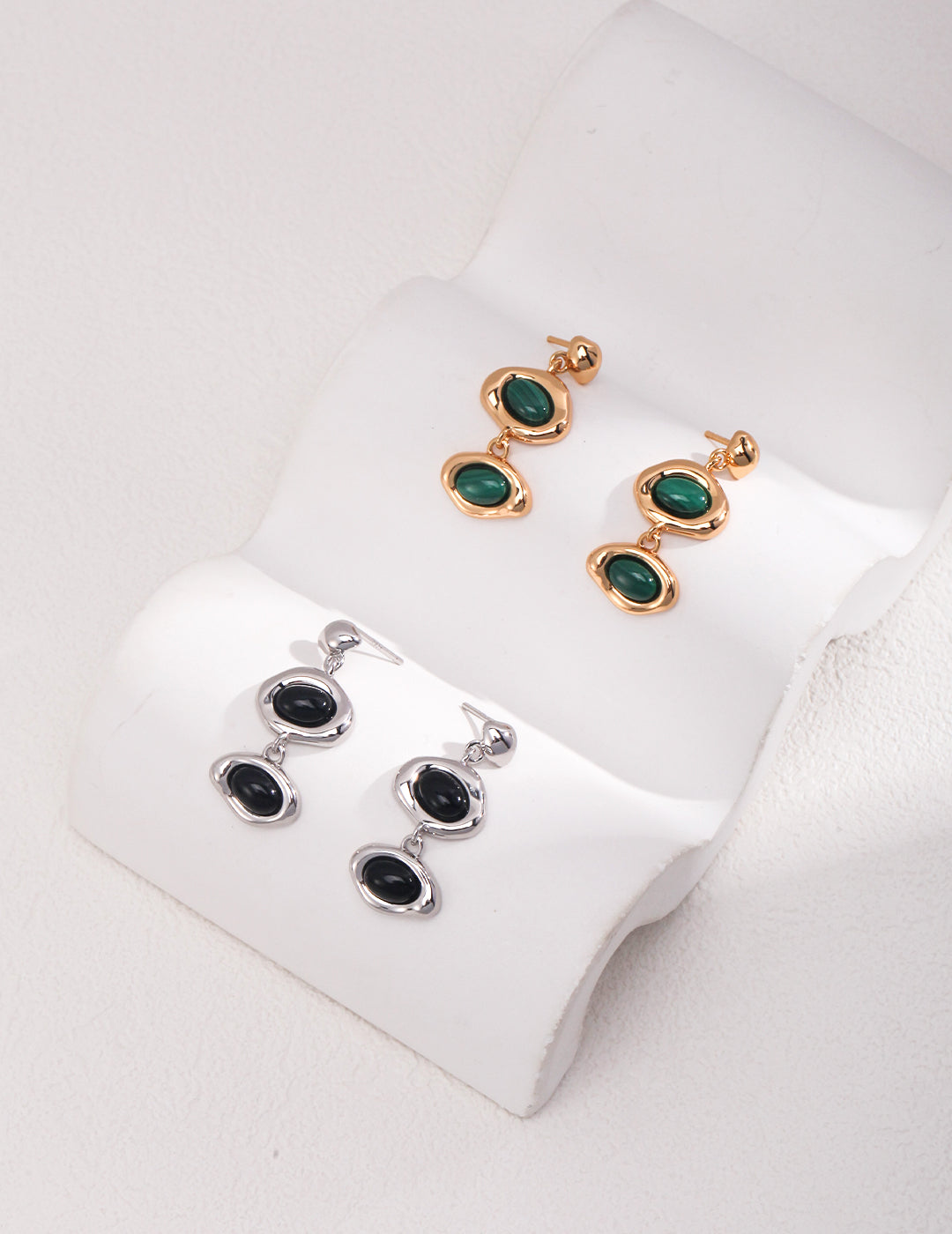 Chic Oval - Shaped Malachite Black Onyx Dangle Earrings