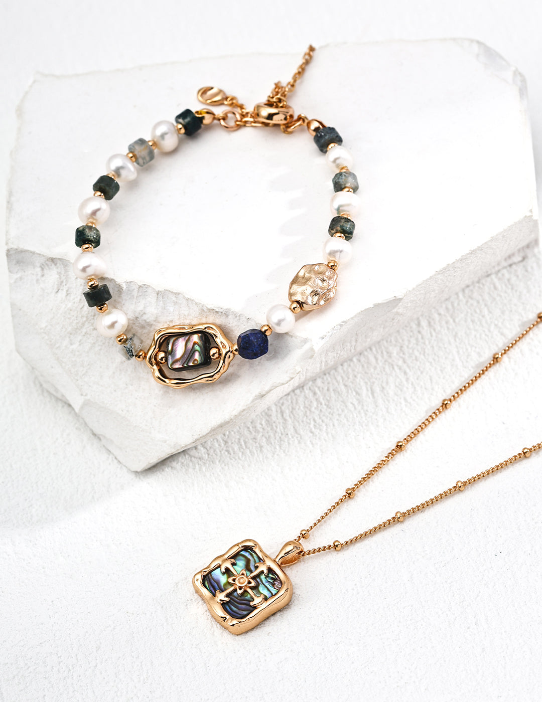 Beach-Inspired Green Moss Agate Seashell Bracelet - Perfect for Summer & Travel