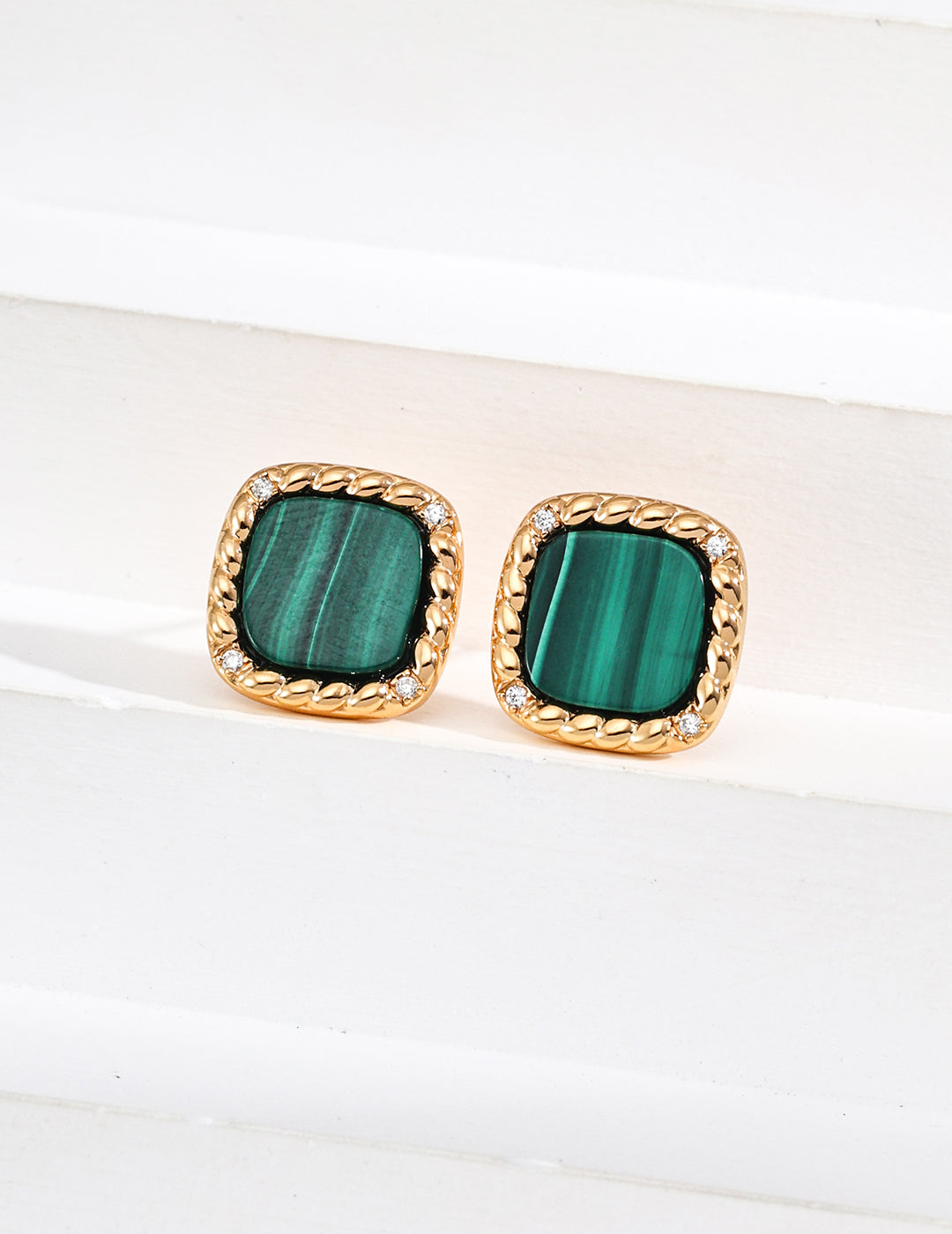 Elegant Malachite- adorned Gold Jewelry Set