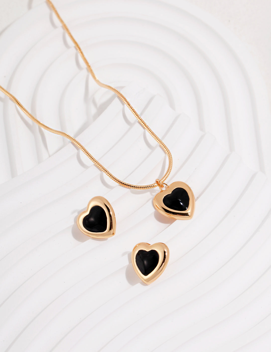 Chic Black Heart Gold-Plated Sterling Silver Jewelry Set
