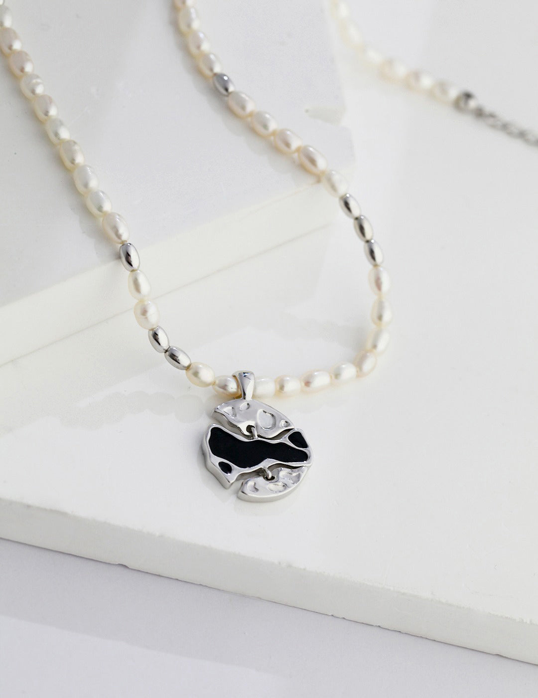 Topography Inspired Pendants Elegant Pearl Necklaces,Silver