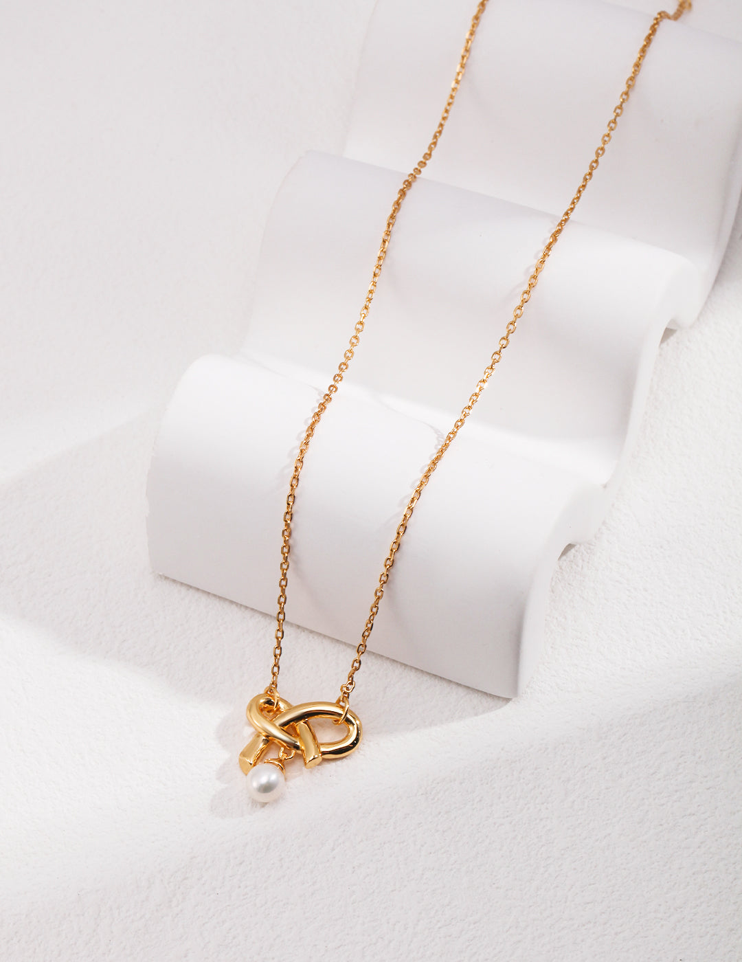 Chic Pearl Knot Gold Chain Necklace