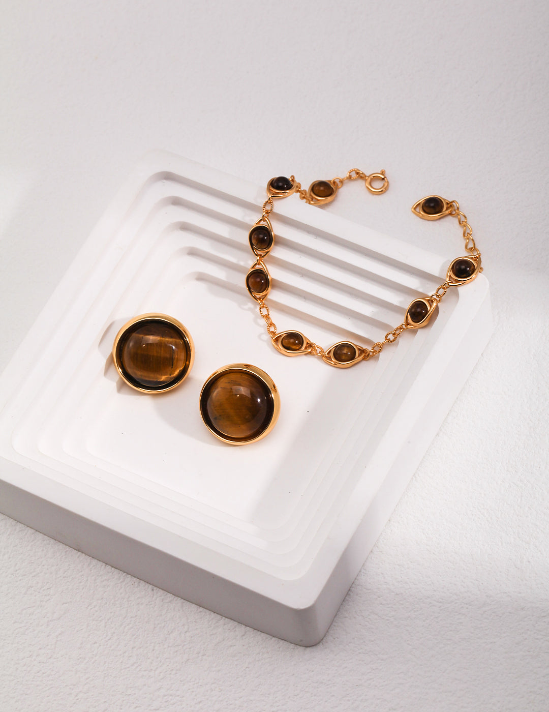 Golden Gaze Tiger Eye Bracelet