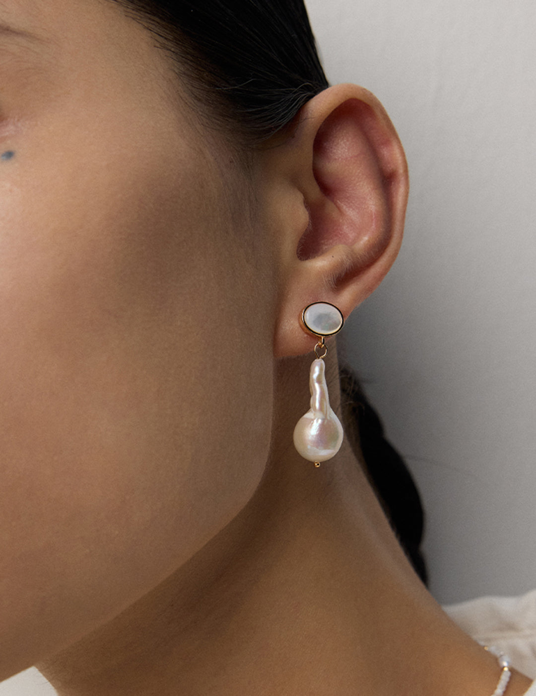 Oval Seashell - style & Baroque Pearl Drop Earrings