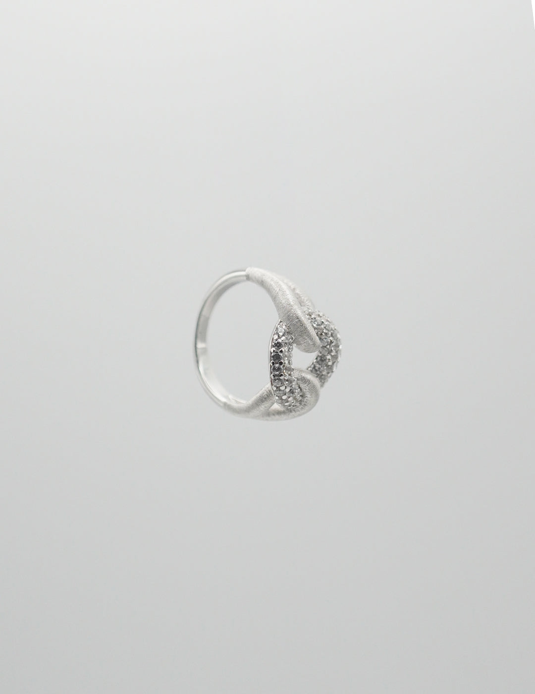 Chic Interlocked - Knot Silver Band with Diamonds, 45 degree