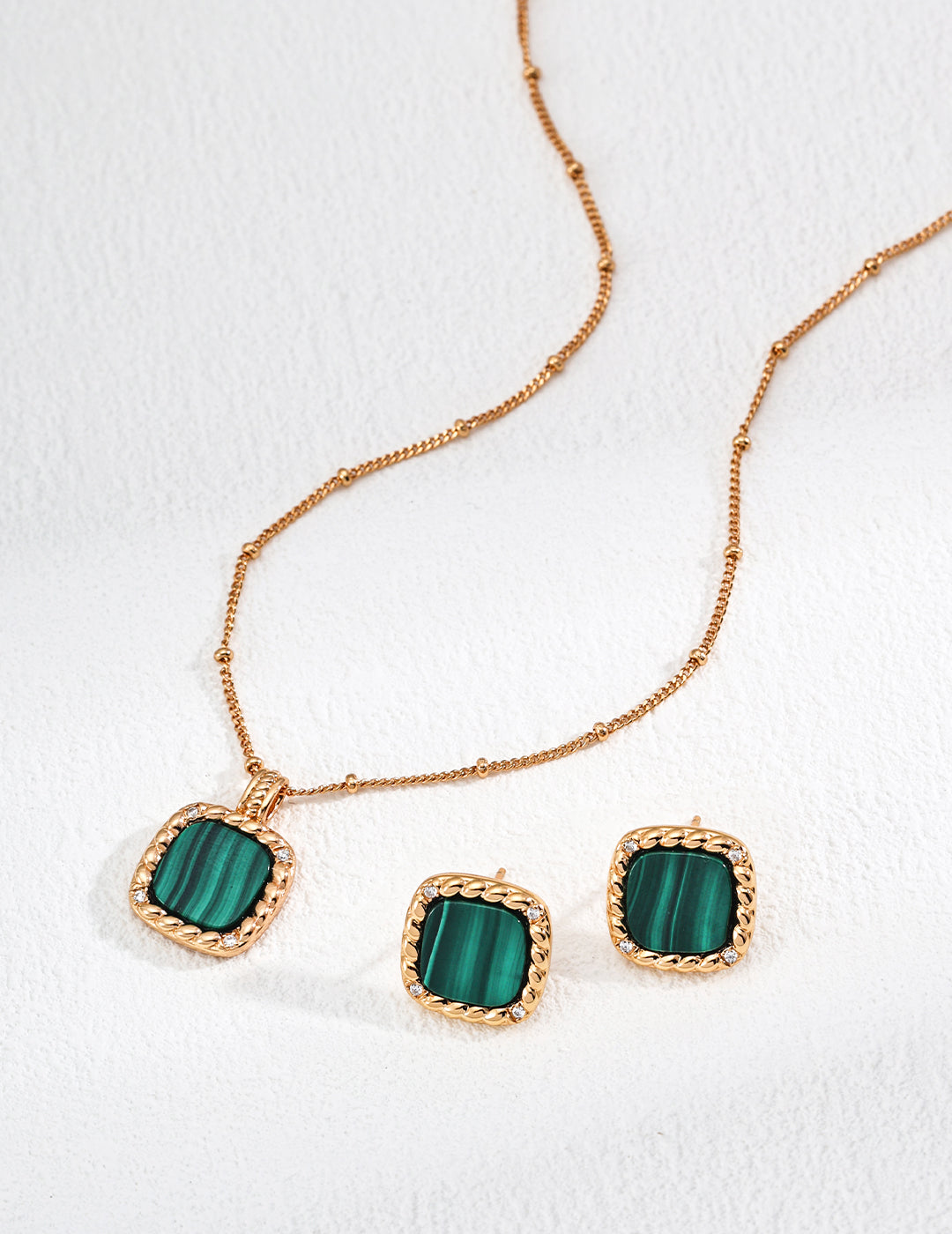 Elegant Malachite- adorned Gold Jewelry Set