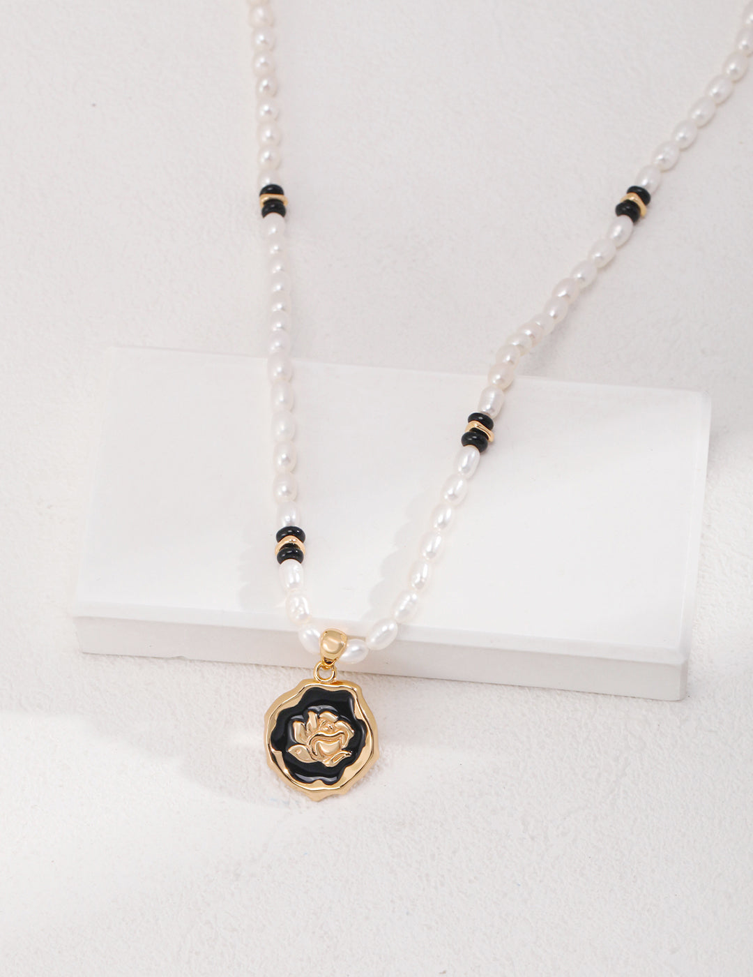 Black Camellia Pendant Pearl Choker Necklace